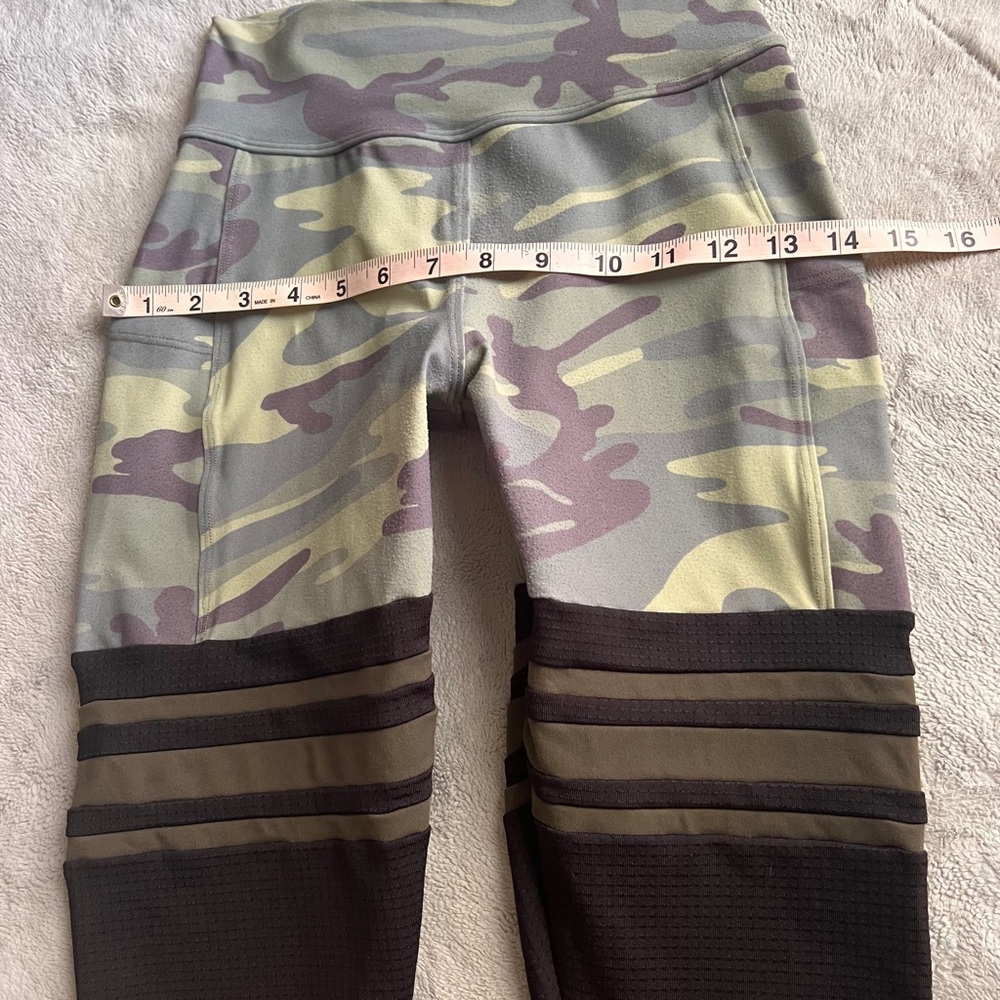 Bombshell Sportswear Camouflage and Black Leggings - Picture 13 of 14